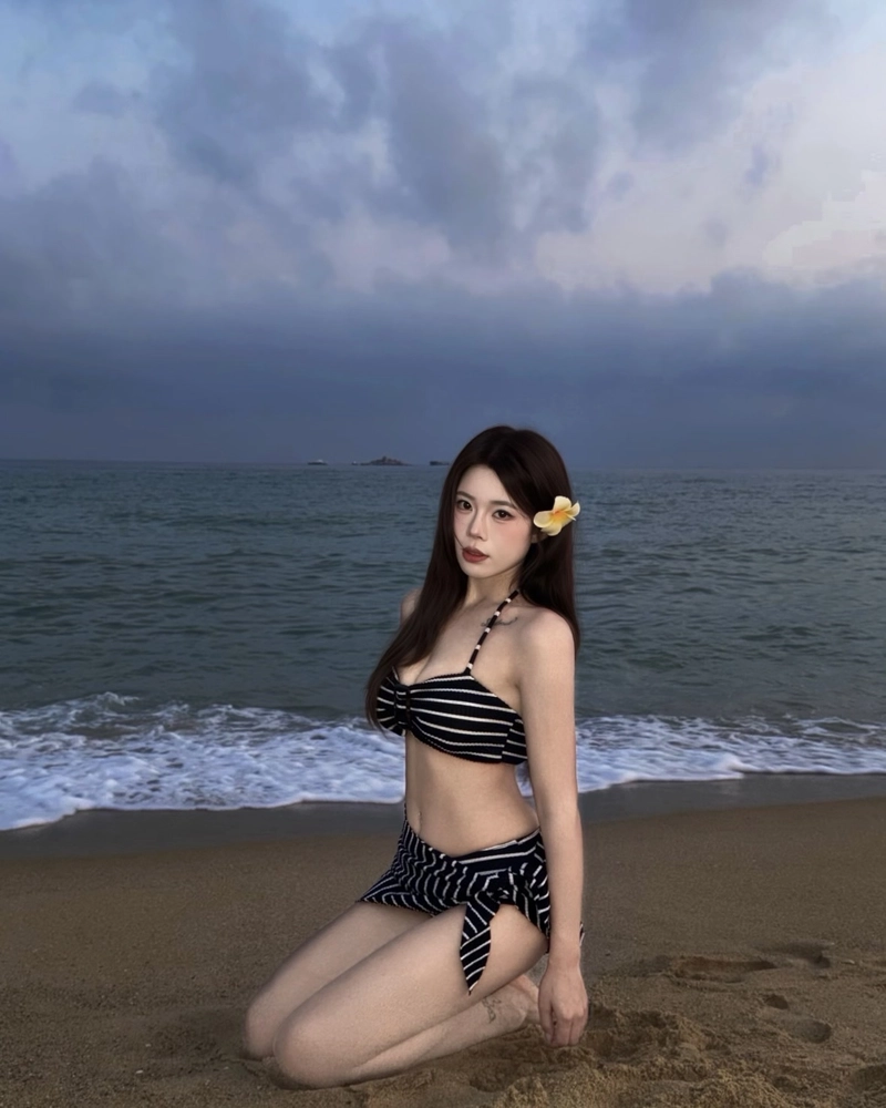 Hình gái xinh bikini cùng phong cách hiện đại phóng khoáng
