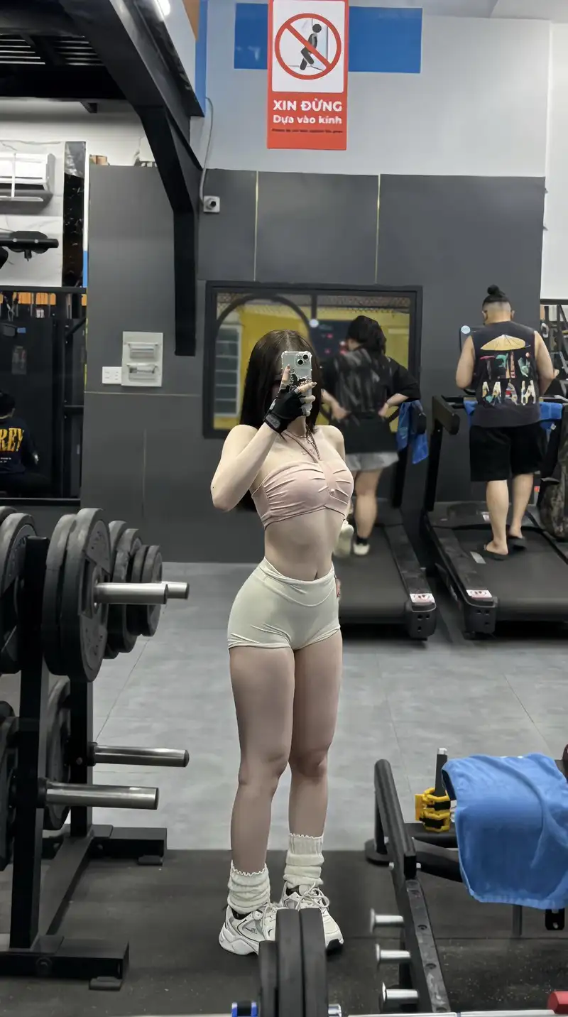 Tiffany Thư Gymer sexy Tiktok cá tính
