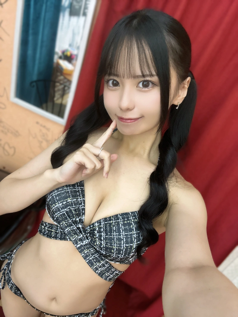 Airi Nagisa cởi đồ lộ hàng nóng bỏng 4K