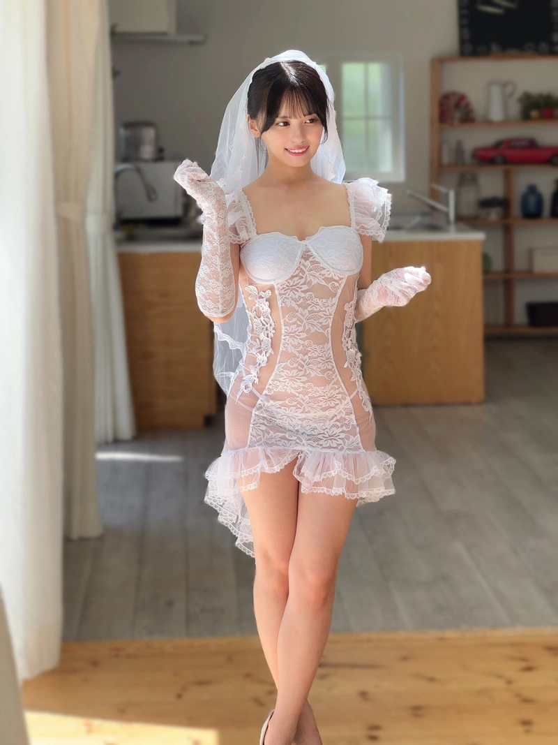 Airi Nagisa lột đồ khoe vòng 3 đầy đặn