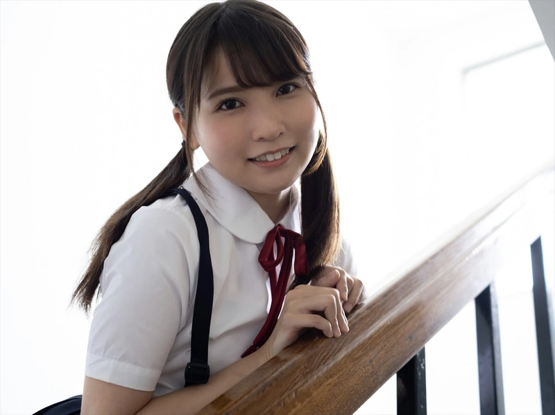 Aoi Kururugi mông đít săn chắc gợi dục