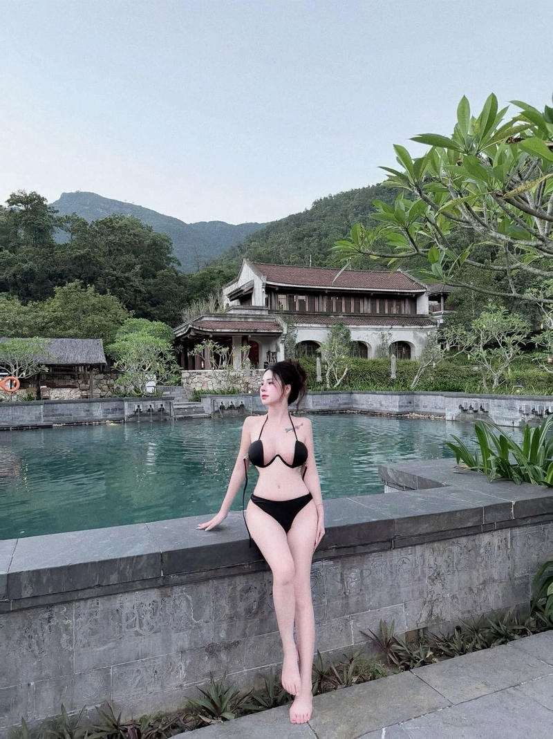 Lồn tròn trịa gái Việt Nam không che