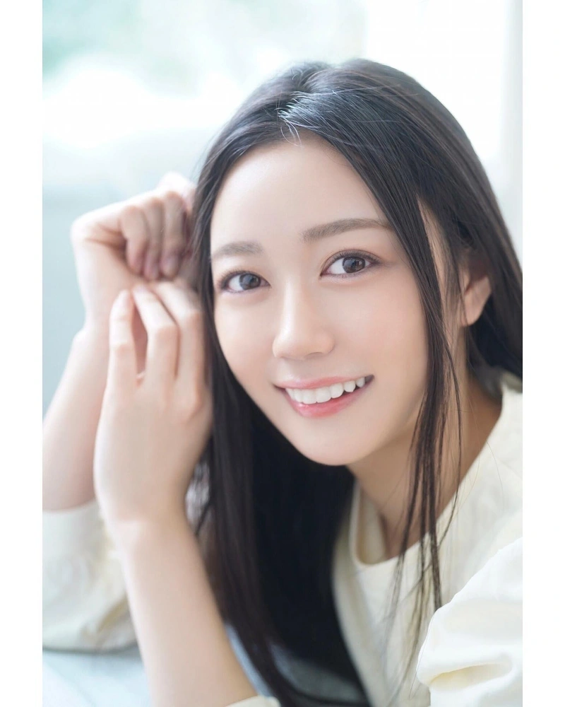 Mitsuha Ashitaba cởi đồ lộ hàng nóng bỏng