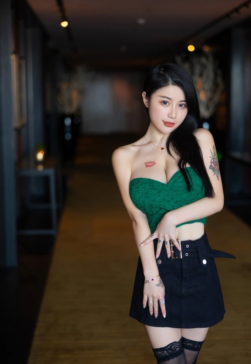 Mông căng đầy gợi cảm lộ hàng 4K