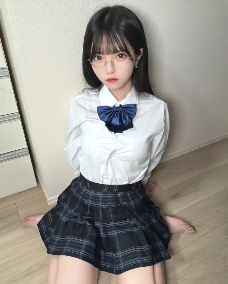 ảnh học sinh nude hoạt động