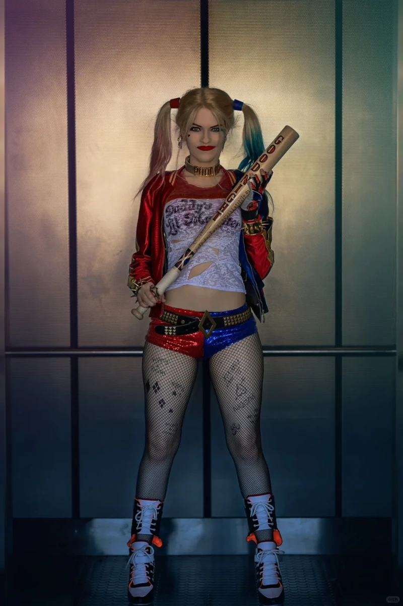 Ảnh Harley Quinn cosplay ma mị quyến rũ