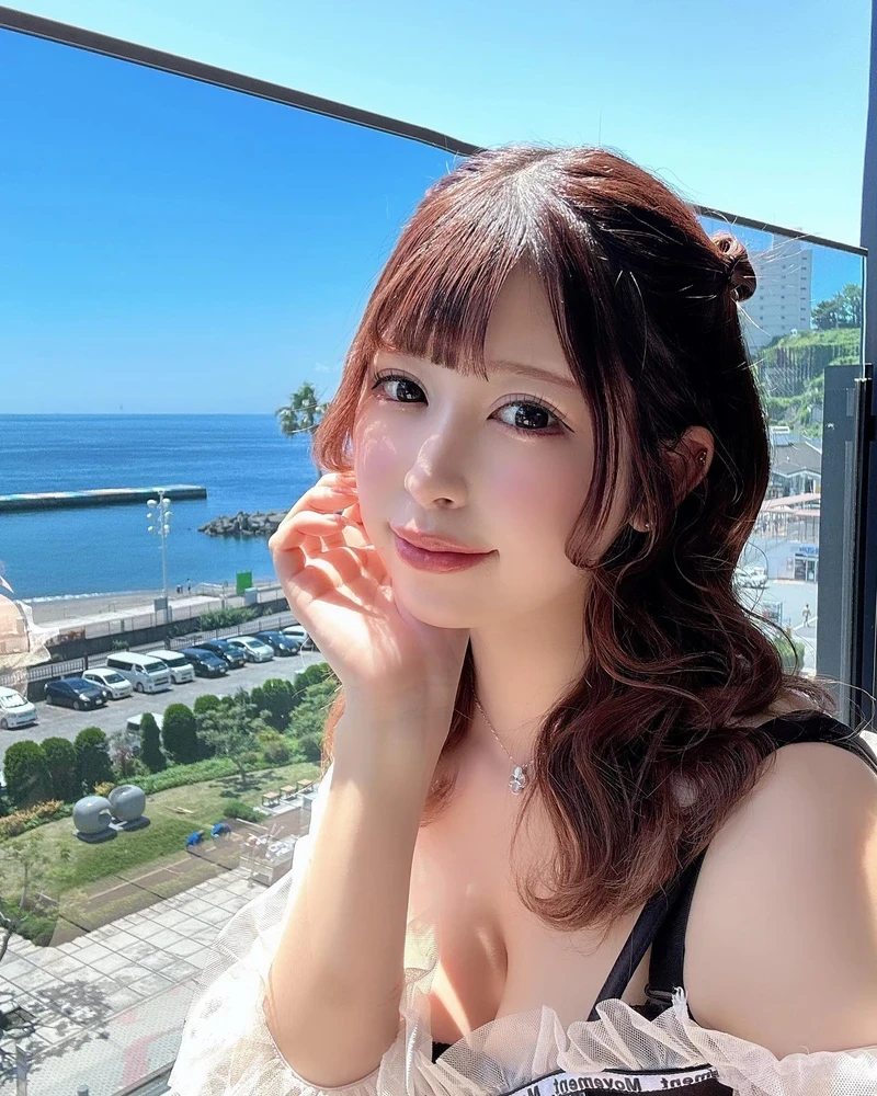 Ảnh Miu Arioka nude khoe mông đít căng mọng