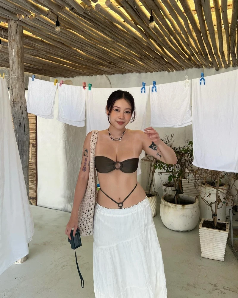Ảnh Phí Hồng Hà onlyfans leak khoe mông sexy