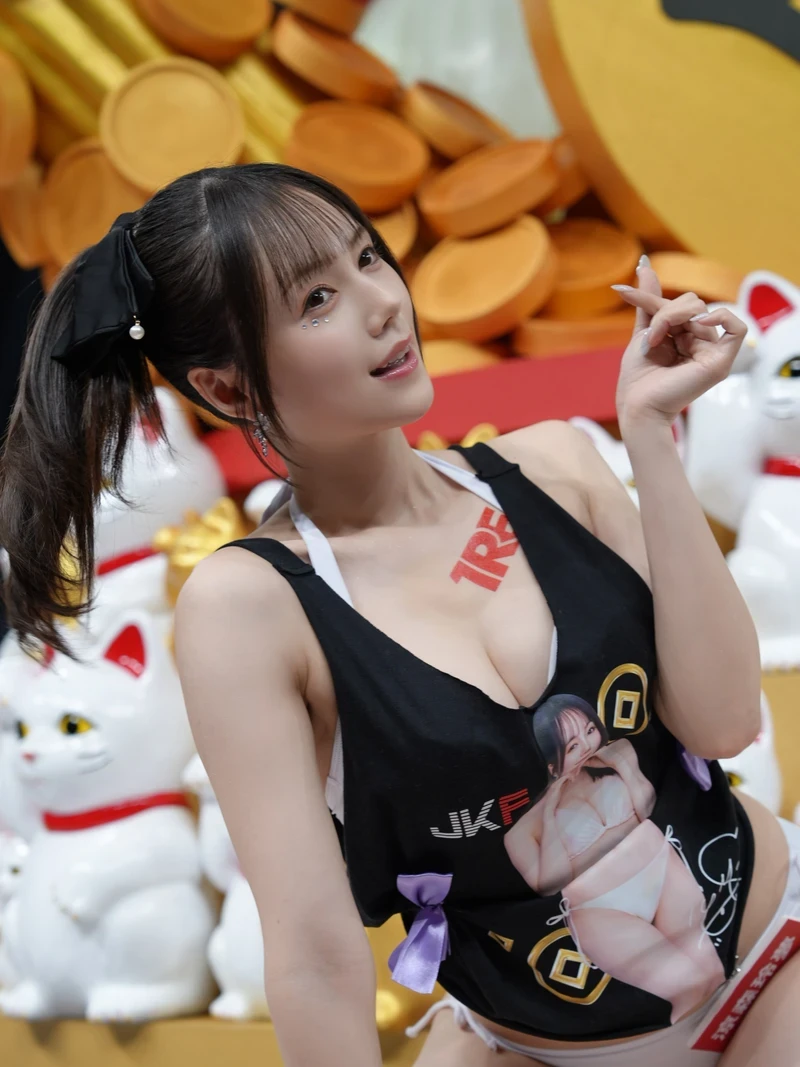 Ảnh Remu Suzumori nude căng tròn hút hồn