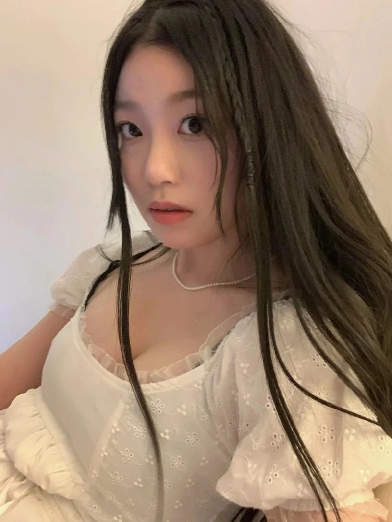 Ảnh Yumi 03 OnlyFans đít cong gợi tình