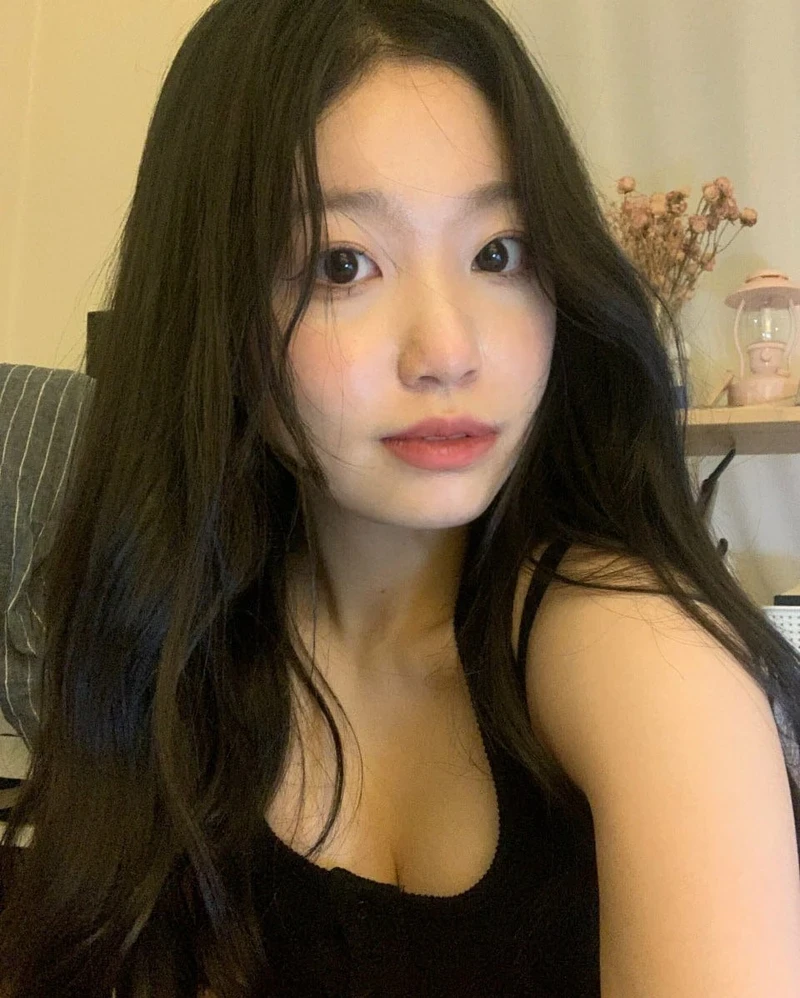 Ảnh Yumi 03 OnlyFans vú to tròn hút hồn
