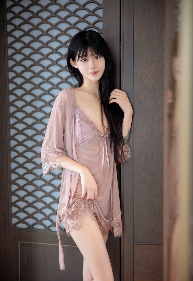 Ảnh gái xinh khoe lồn gợi dục cuốn hút