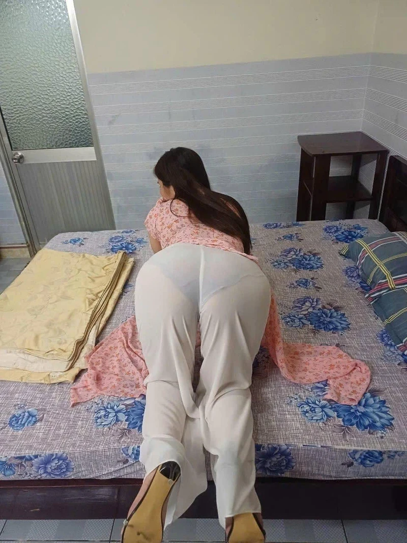 Ảnh sex áo dài gợi dục không che hoàn toàn