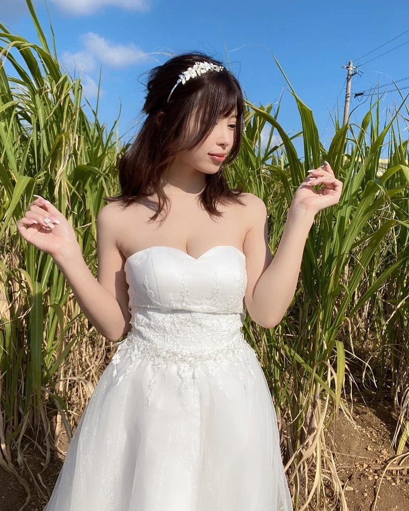 Hình JAV Miu Arioka lột đồ hoàn toàn nóng bỏng