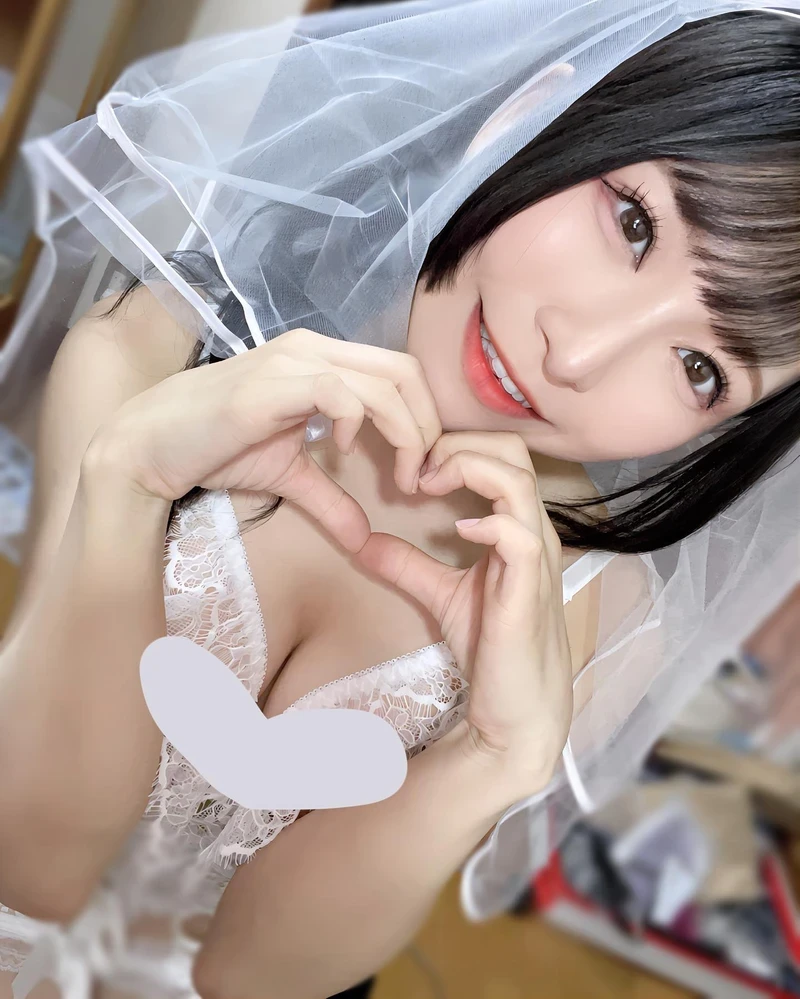 Hình JAV Momoka Kato bikini gợi cảm cuốn hút