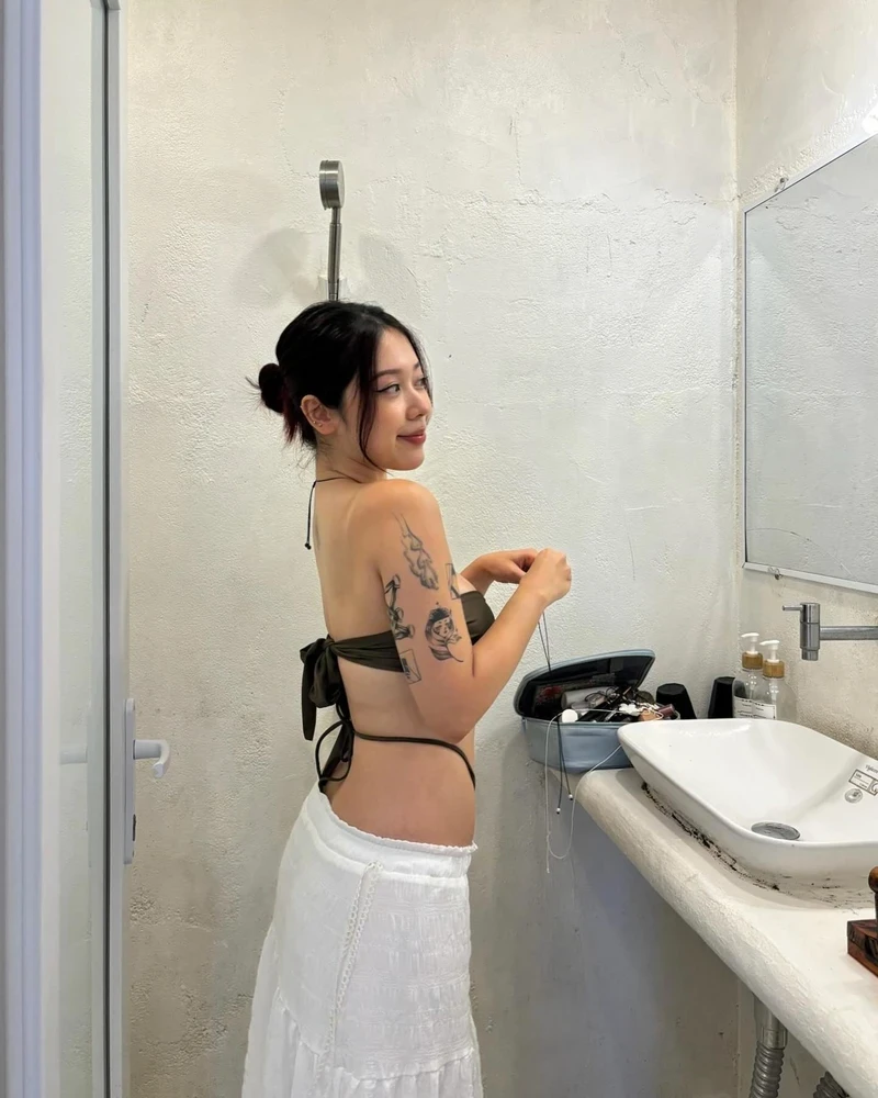 Hình Phí Hồng Hà onlyfans leak nude khoe vòng 1