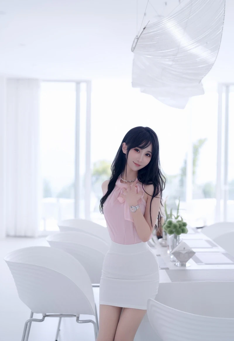 Hình gái xinh nude góc nghiêng hút hồn