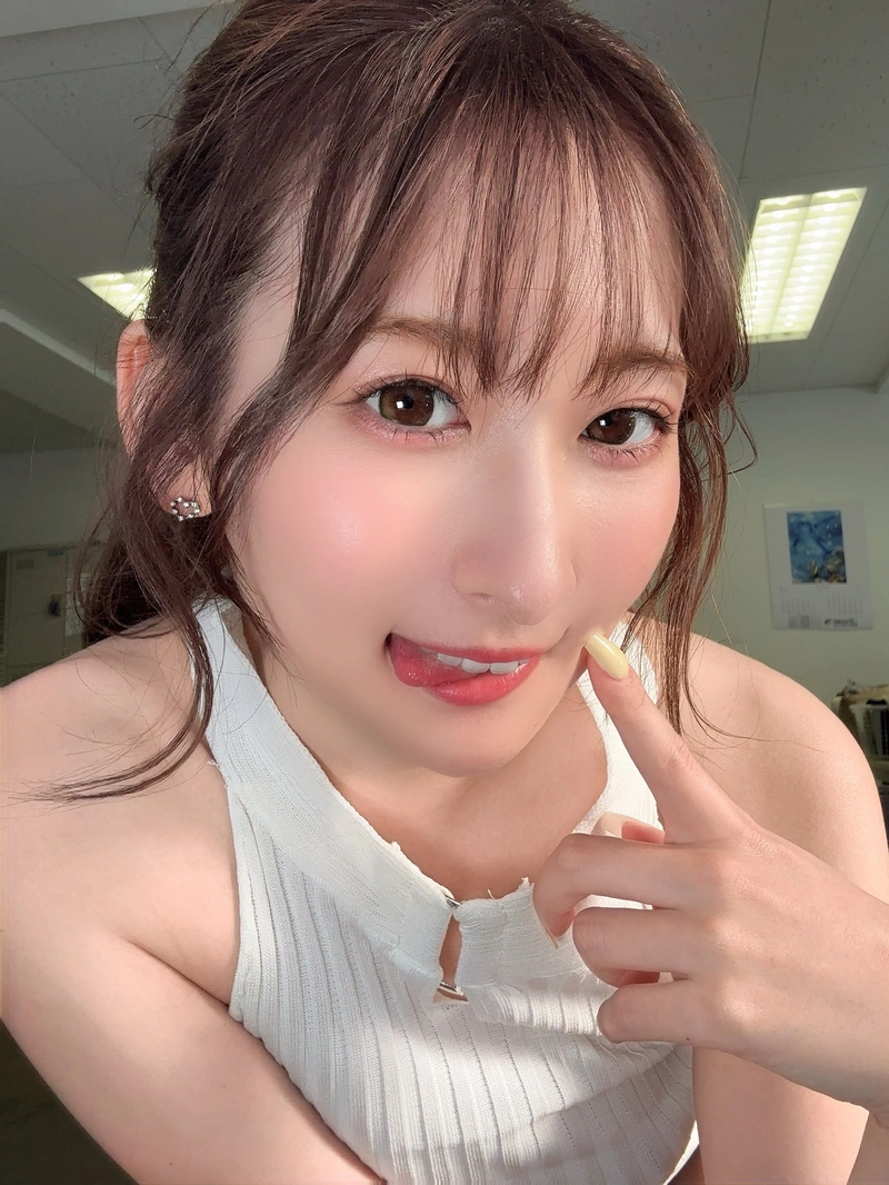 Hình sex Jun Suehiro rạng rỡ cảm xúc chân thành