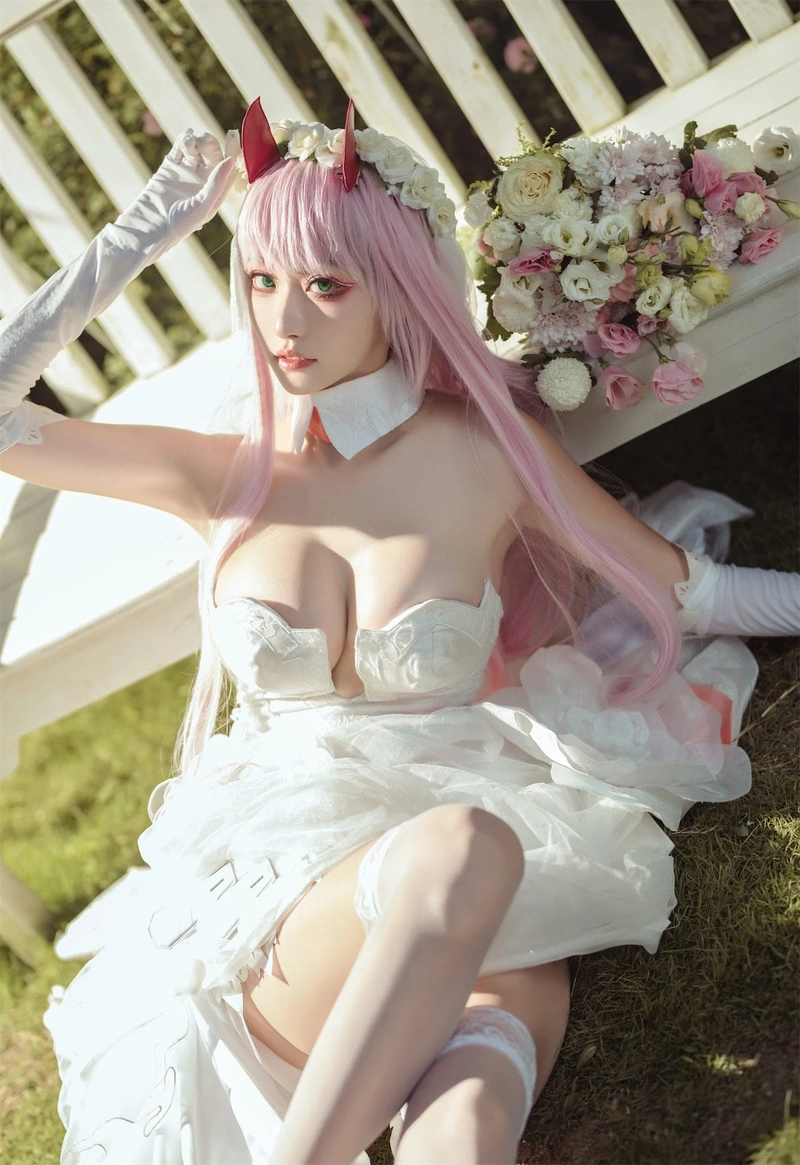 Hình thủ dâm cosplay đít cong nóng bỏng