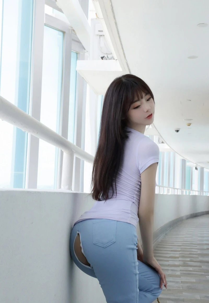 Vòng ba tròn trịa châu Á sexy nóng bỏng