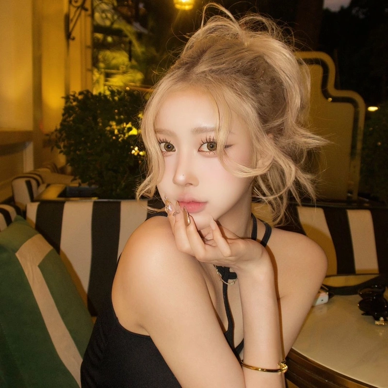 Ảnh Lê Huyền Diệu mặc bikini sexy quyến rũ nóng bỏng