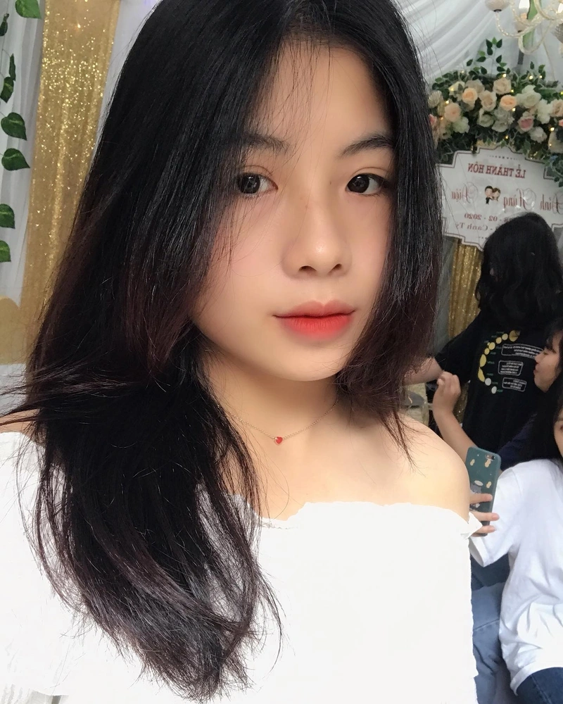 Ảnh Nguyễn Ngọc Quỳnh sexy lộ hàng vòng một khủng