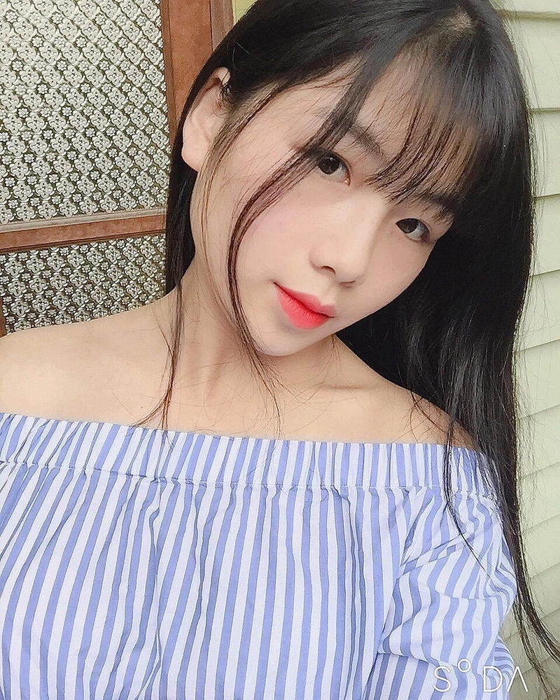 Ảnh Nguyễn Ngọc Quỳnh sexy nude không che full body