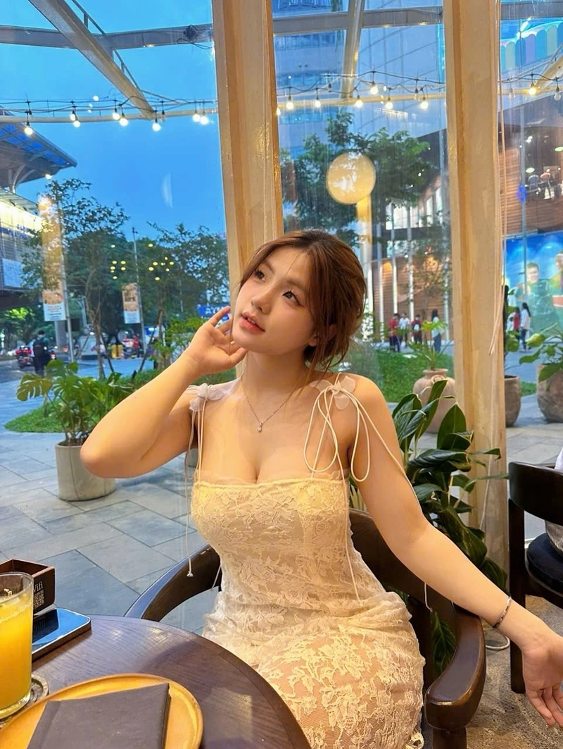 Ảnh TikToker Lanhxinhyeu06 nude không che cực phẩm