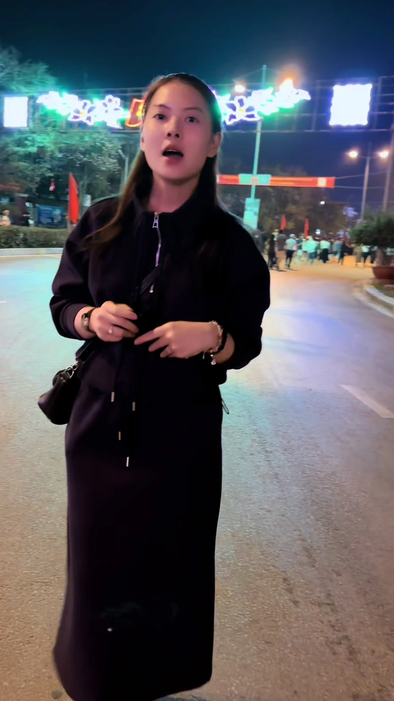 Ảnh TikToker Uyenbeu2006 sexy mông nở nang