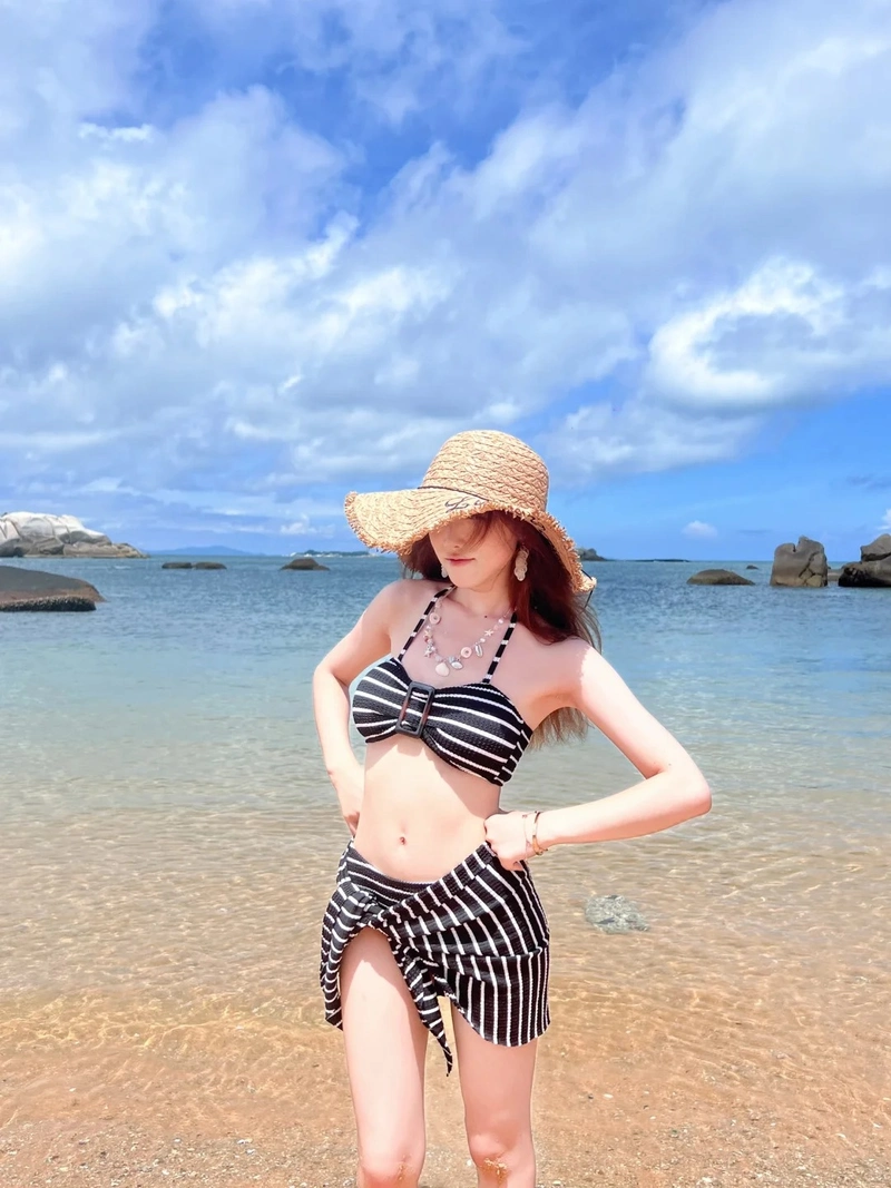 Ảnh bikini đen gái xinh thần thái nổi bật