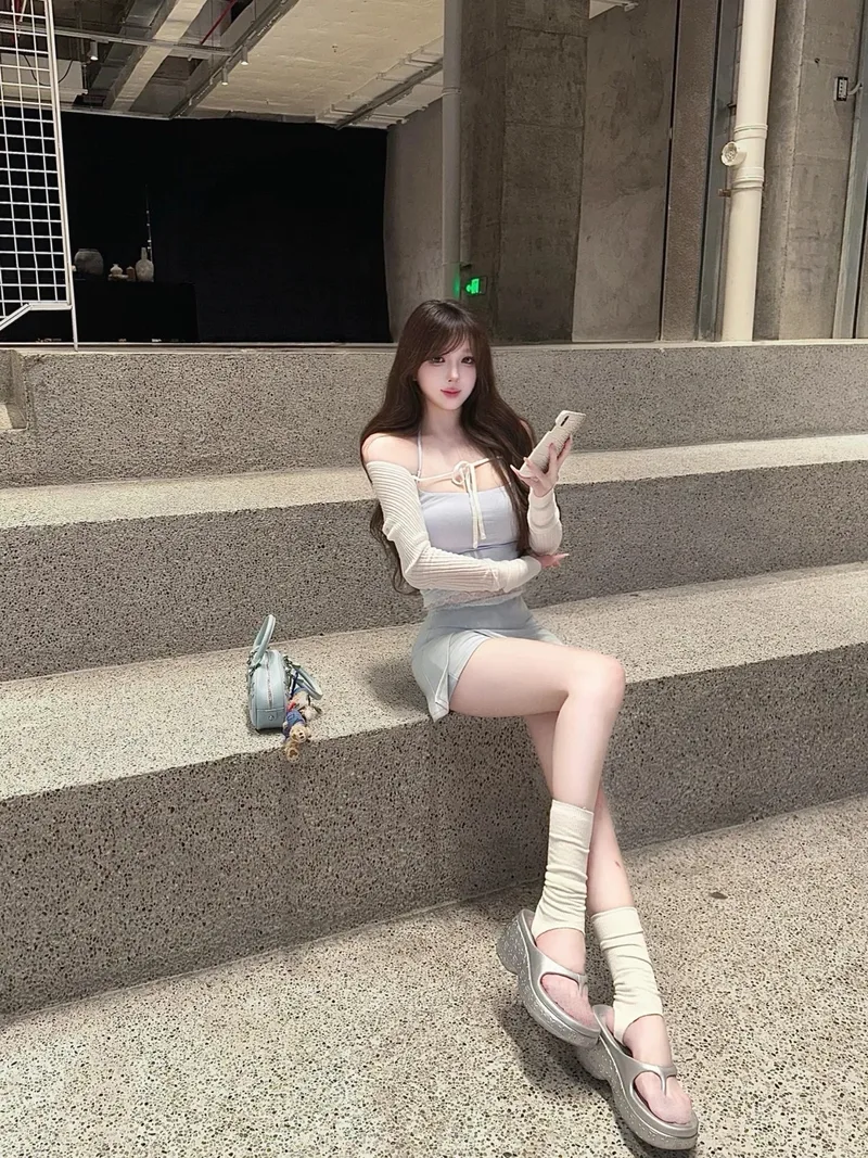 Ảnh chân gái trắng mịn tự nhiên