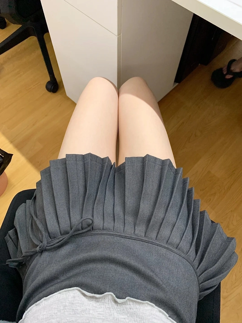 Ảnh đùi gái xinh phong cách nhẹ nhàng