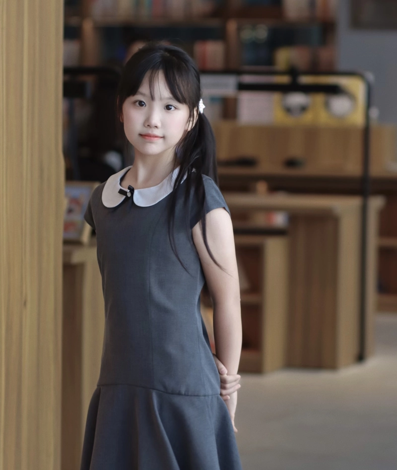 Ảnh gái xinh lớp 7 mang nét mặt vui vẻ