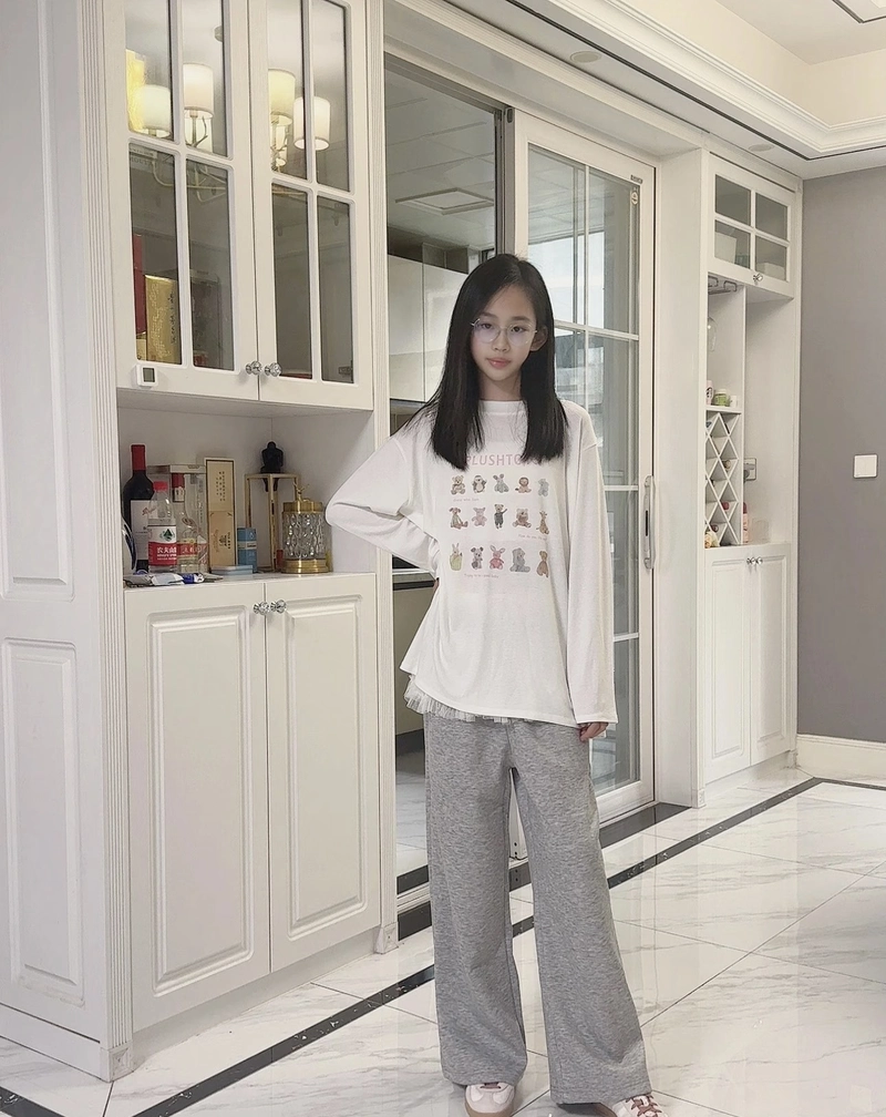 Ảnh gái xinh lớp 7 thể hiện nét dịu dàng