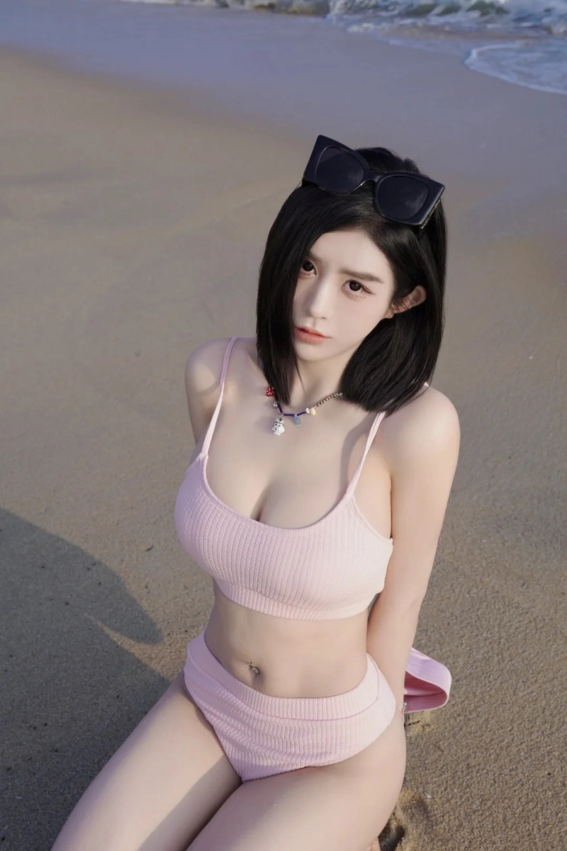 Ảnh gái xinh mặc bikini hồng xinh đẹp