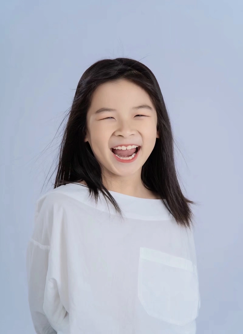 Ánh mắt trong trẻo cùng ảnh gái xinh lớp 5