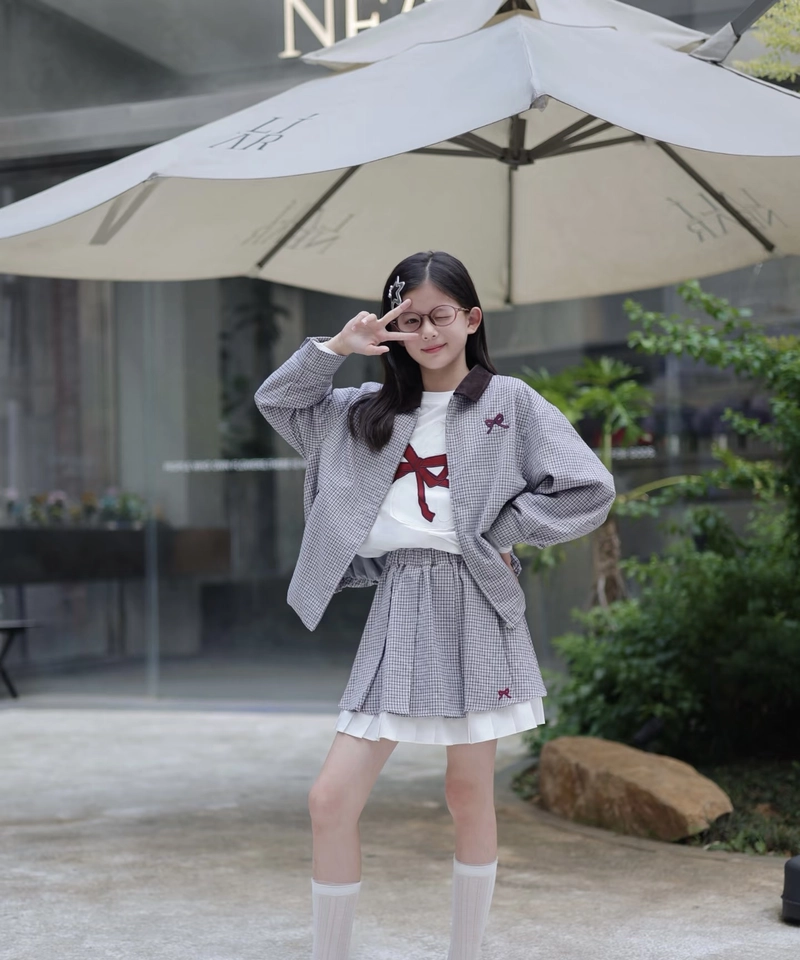 Ánh nhìn của gái xinh 2k12 khá tự nhiên
