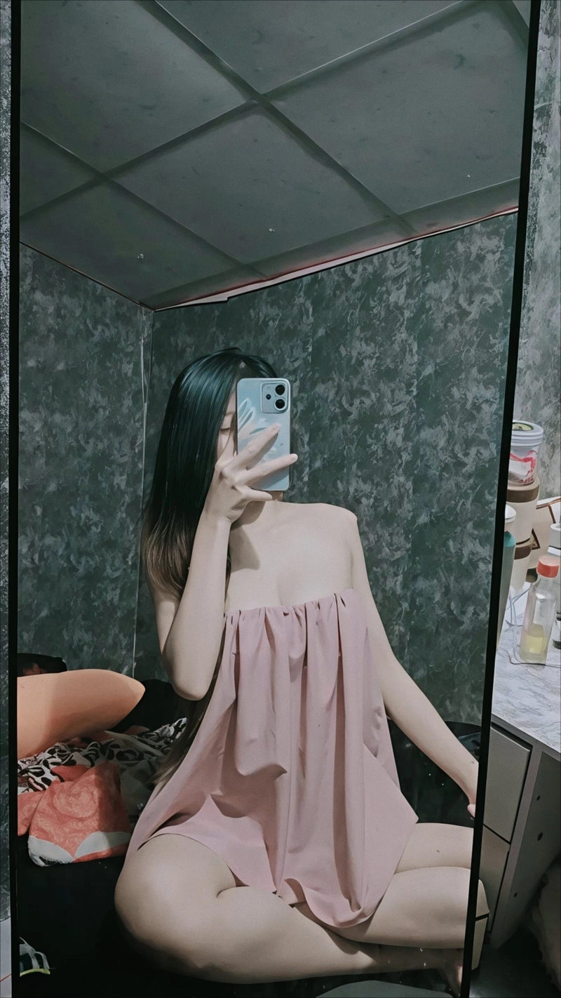 Ảnh nude học sinh vòng 1 quyến rũ 2K