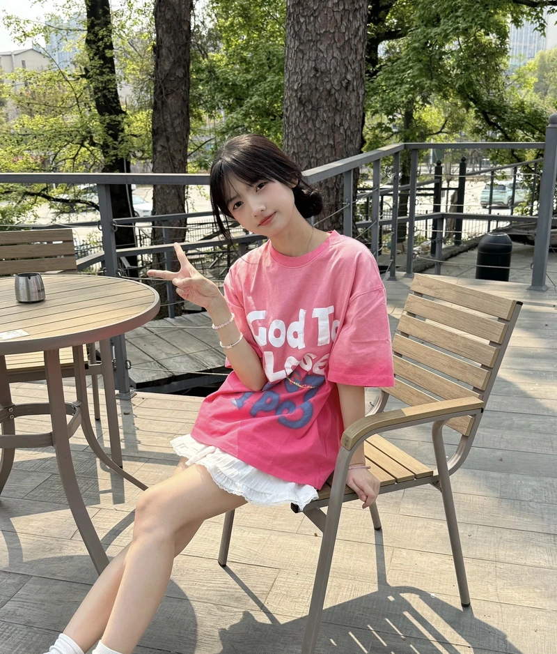 Biểu cảm đáng yêu của gái xinh 2k10