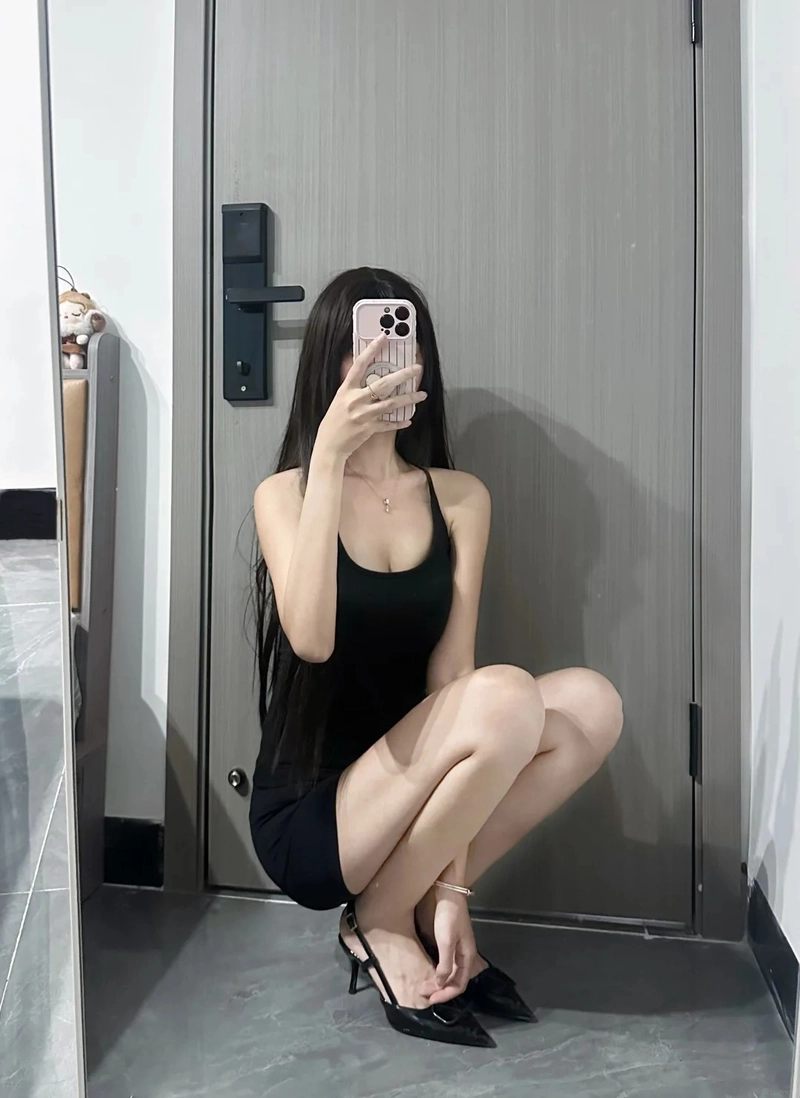 Chân gái thon dài qua ảnh chụp