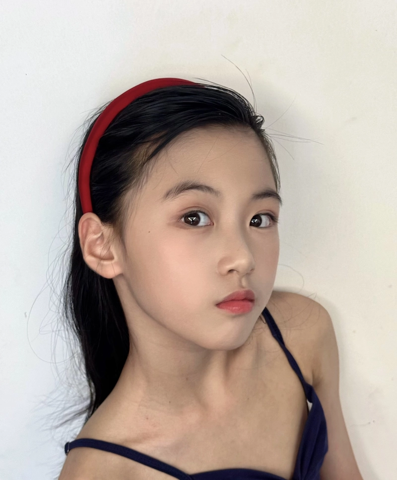 Diện mạo dễ thương trong ảnh gái xinh lớp 6