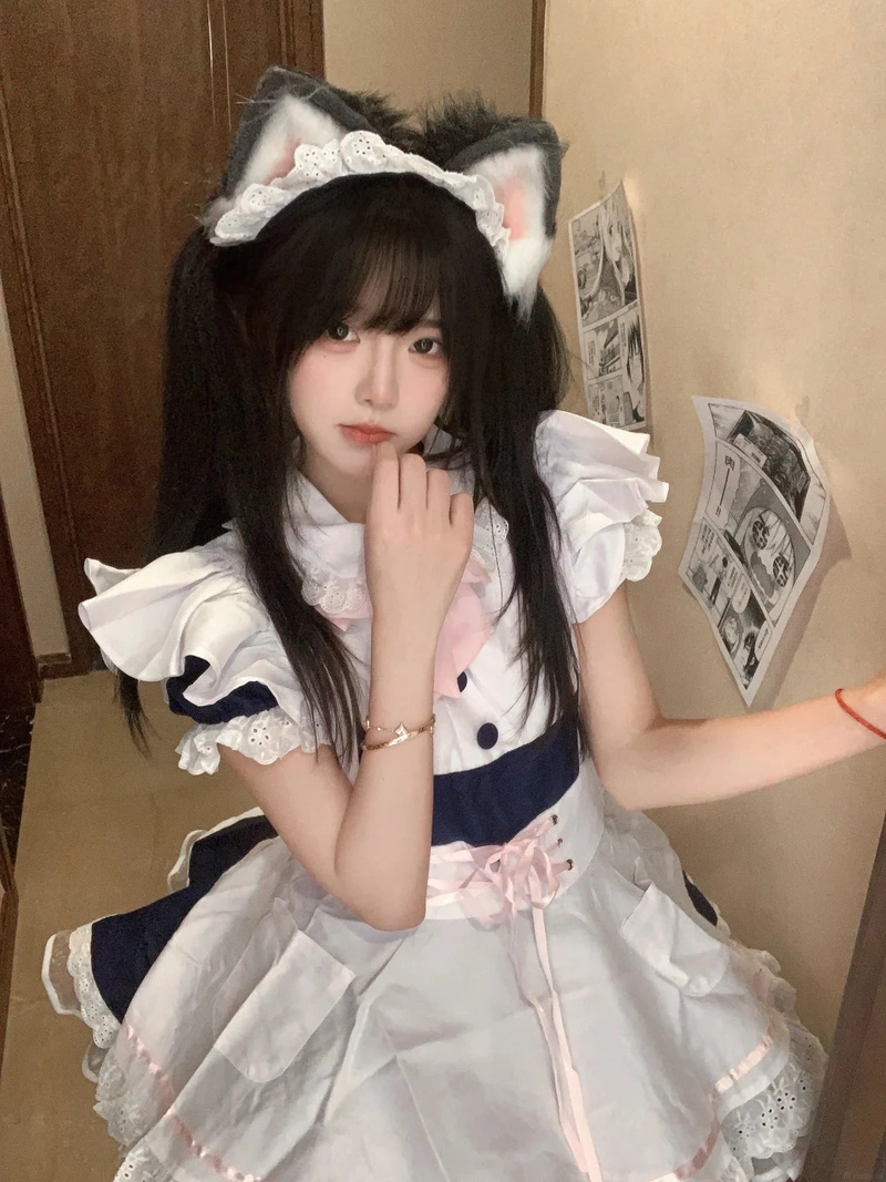 Gái xinh cosplay hầu gái ngọt ngào