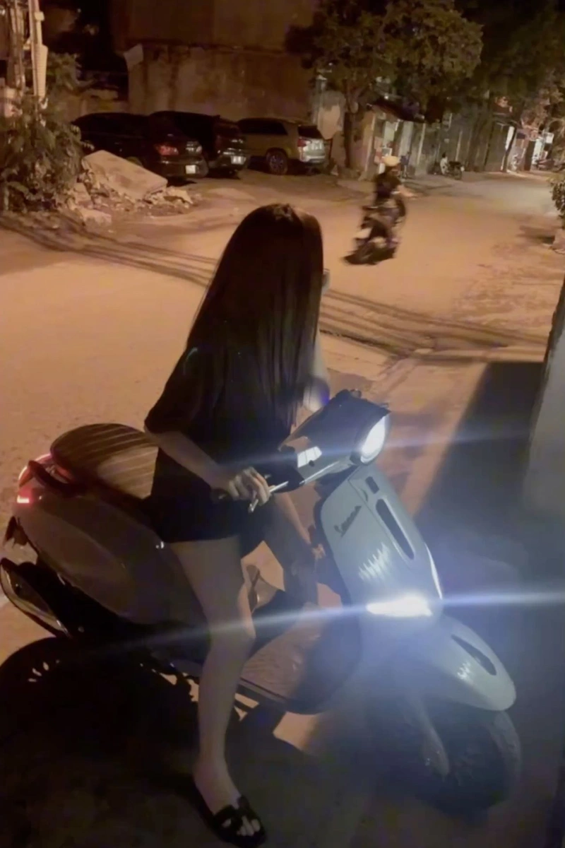 Girl phố xinh đẹp rạng rỡ