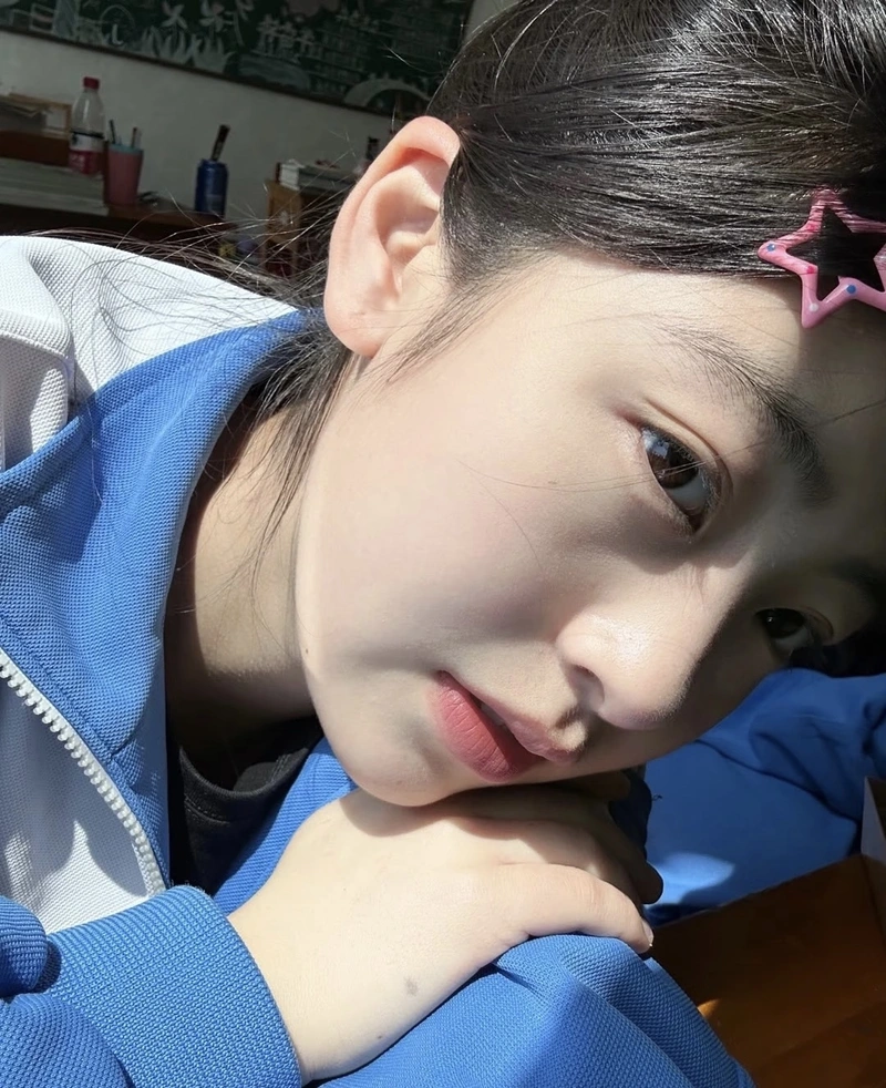 Gương mặt gái xinh 2k10 mang nét trong sáng