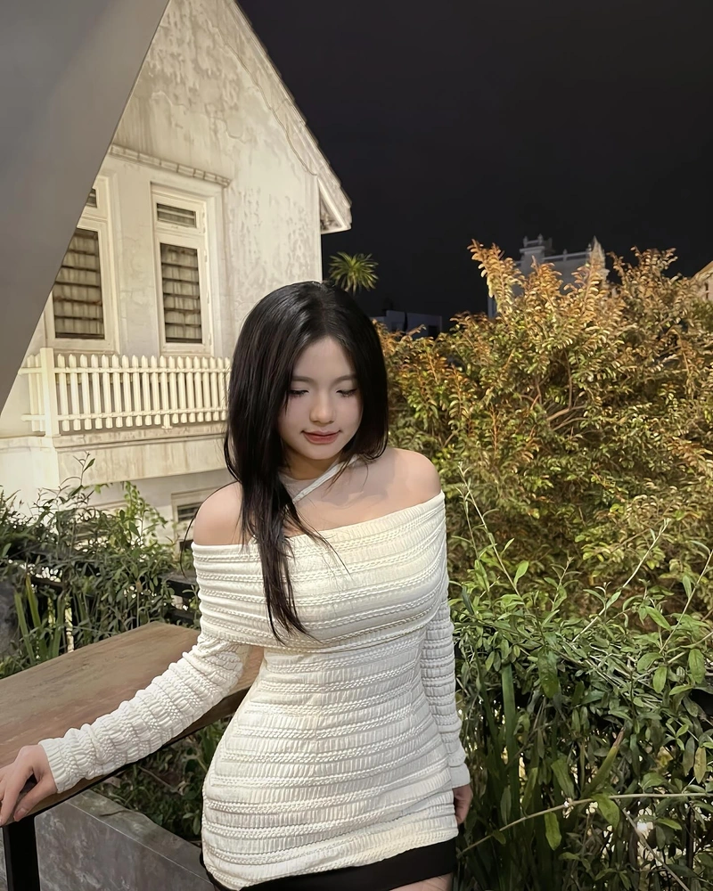 Hình Lanhxinhyeu06 cởi đồ lộ vòng 3 nóng bỏng