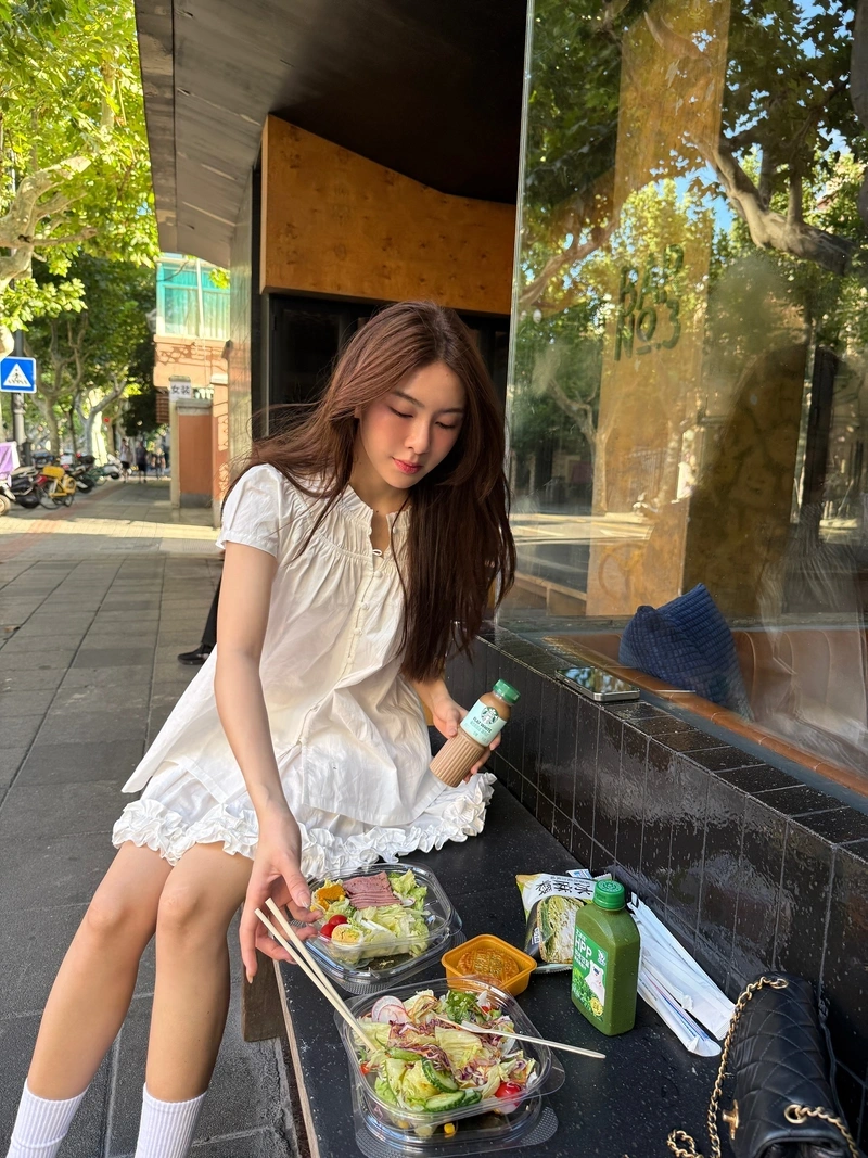 Hình Linh Trương TikToker sexy đít tròn hút hồn