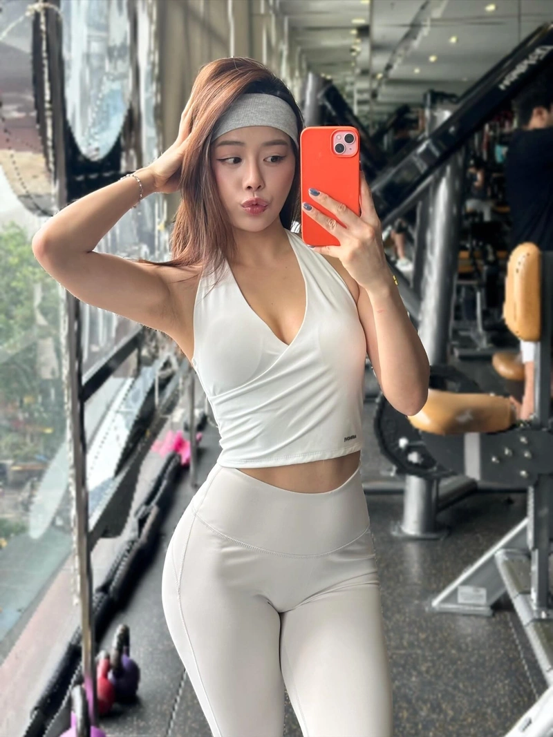 Hình TikToker Quỳnh Mai sexy show hàng nóng bỏng