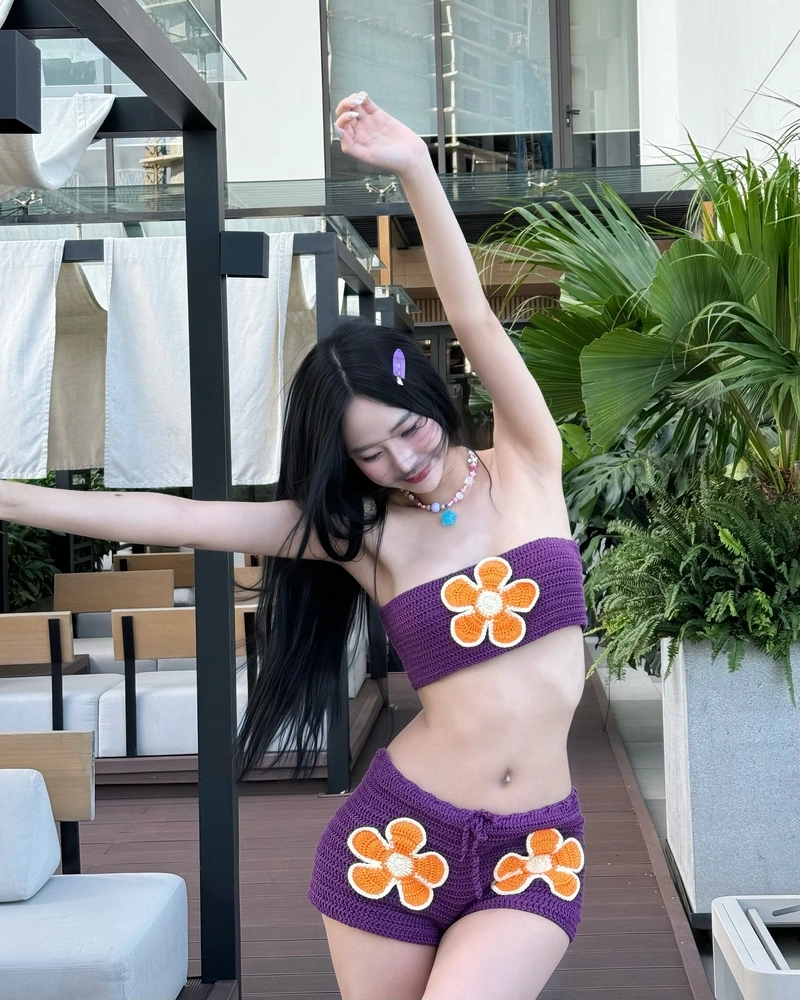 Hình Uyên Ni bikini gợi tình siêu phẩm