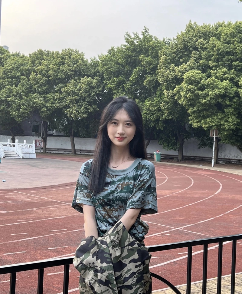 Hình ảnh gái xinh 2k10 trong khoảnh khắc đời thường
