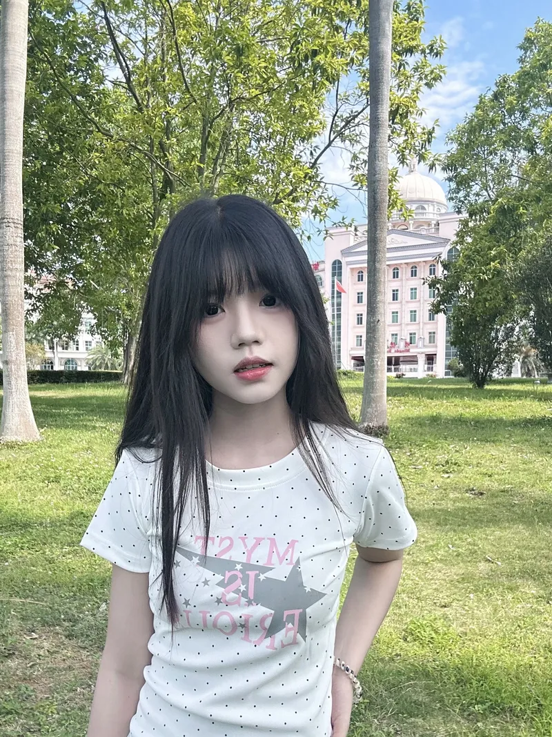Hình ảnh gái xinh 2k12 trong khoảnh khắc đời thường